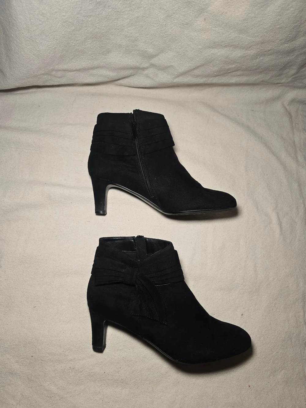 East 5th Black Suede Ankle Boot with Side Bow Accent Size 11
